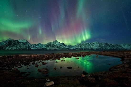 lyngen alps aurora 1 24 47737 600x450 550x367 Scandinavian Honeymoon Ideas